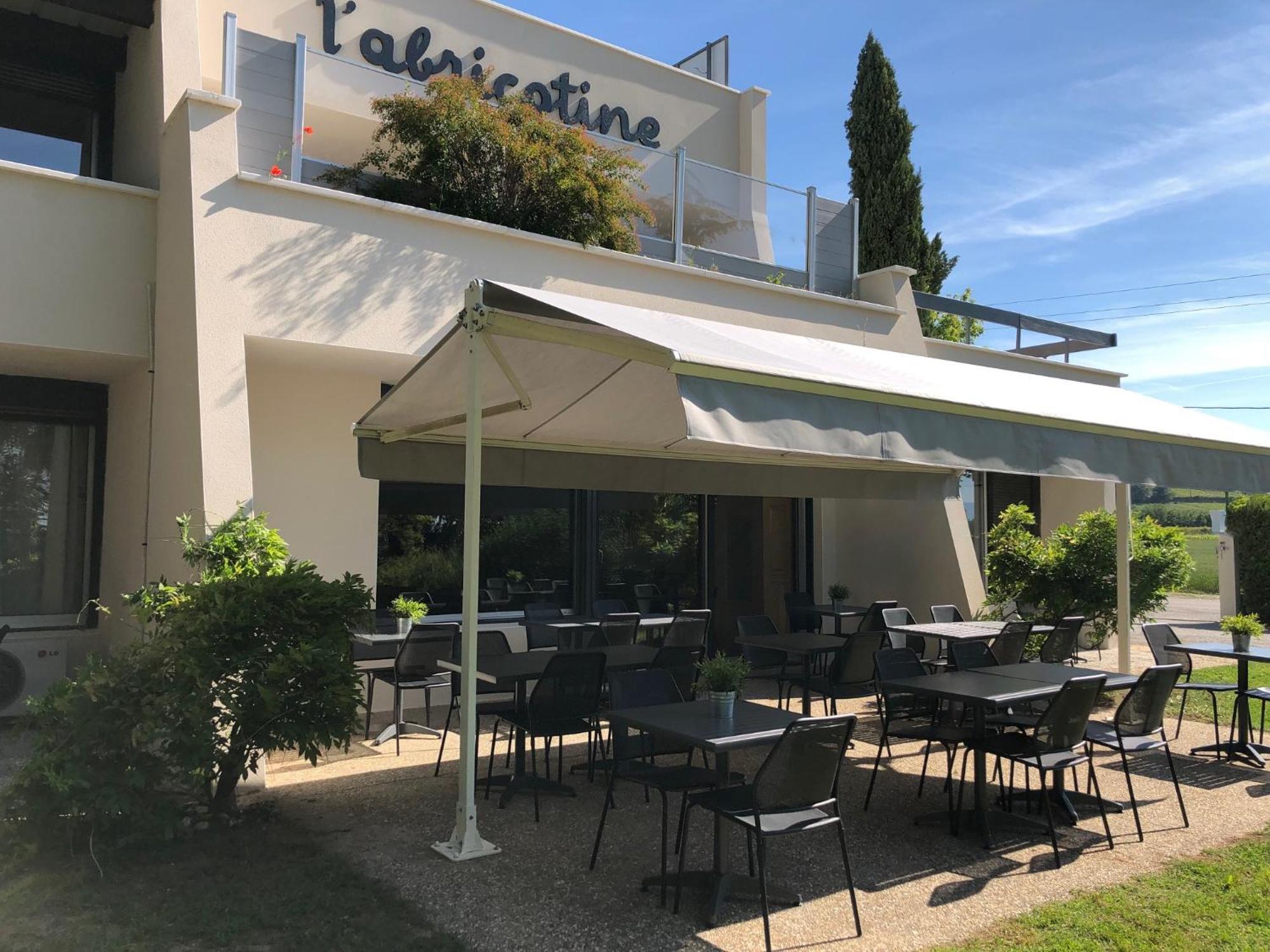 Logis Hotel L'Abricotine Тен-л'Ермітаж Екстер'єр фото
