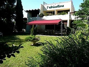 Logis Hotel L'Abricotine Тен-л'Ермітаж Екстер'єр фото